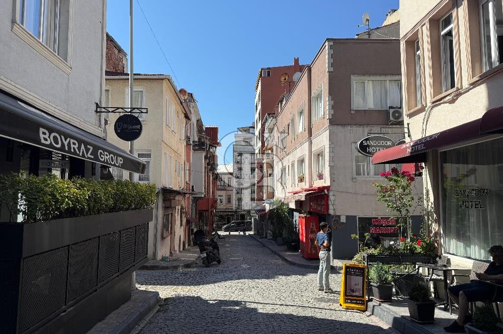 SARAÇİSHAK MAHALLESİNDE SATILIK 5 KATLI  BİNA 