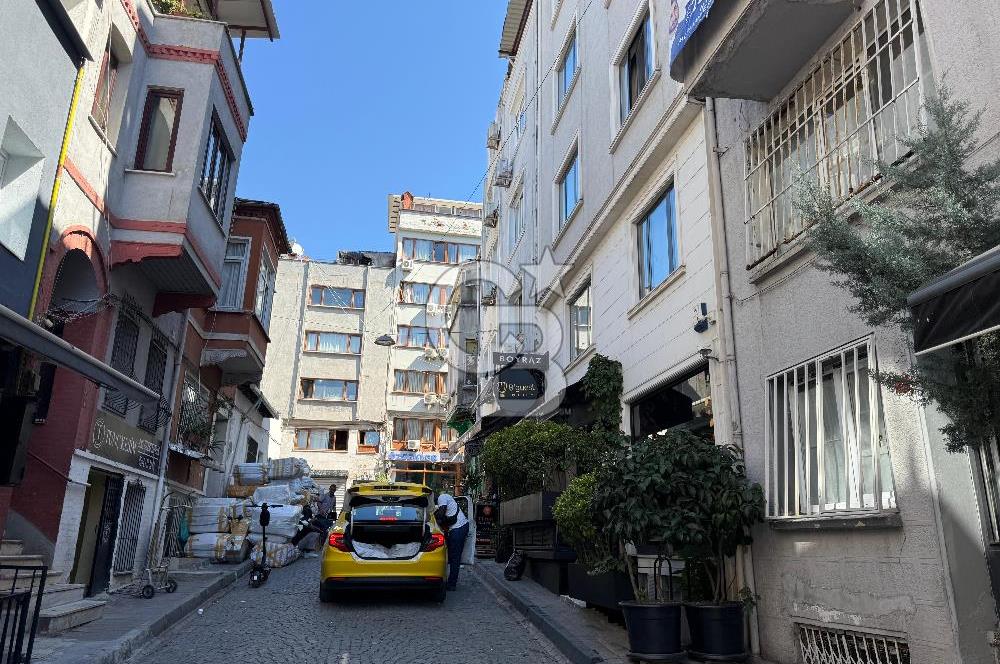 SARAÇİSHAK MAHALLESİNDE SATILIK 5 KATLI  BİNA 
