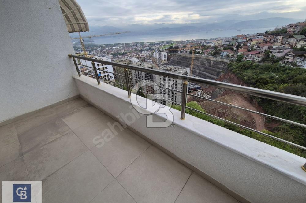 Topçularda Deniz Manzaralı 2+1 Satılık
