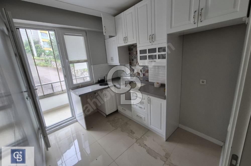 Topçularda Deniz Manzaralı 2+1 Satılık