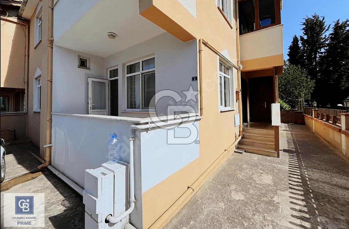 Vezirçiftliğin de Bahçe Müstakil Ebeveyn Banyolu 3+1 Daire