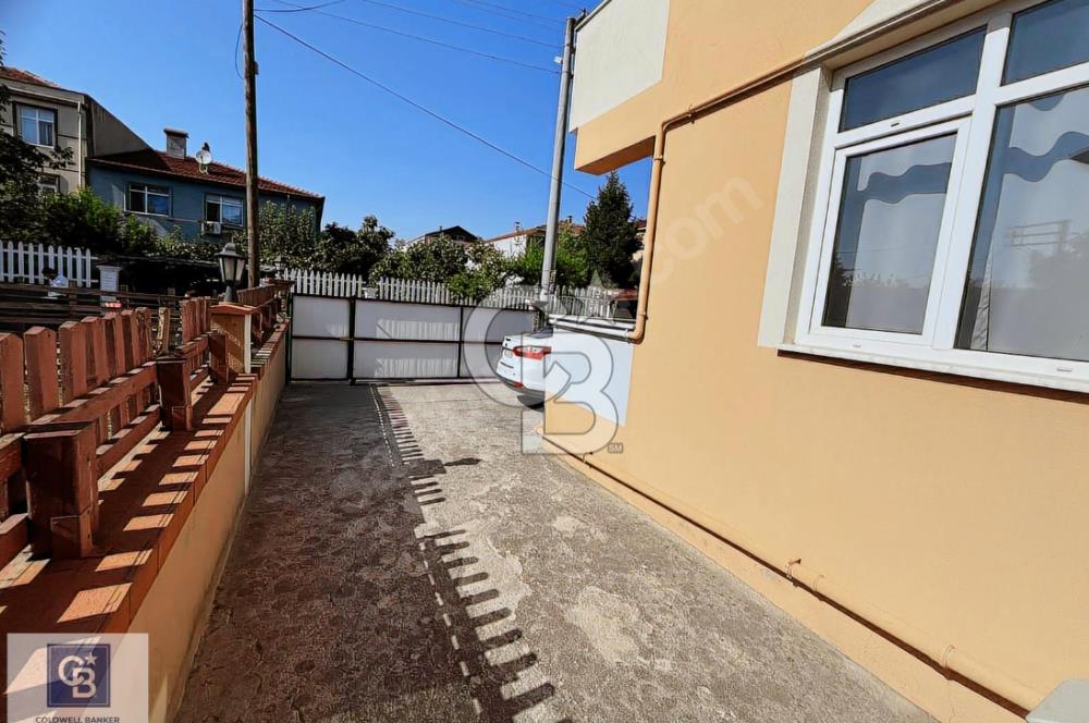 Vezirçiftliğin de Bahçe Müstakil Ebeveyn Banyolu 3+1 Daire