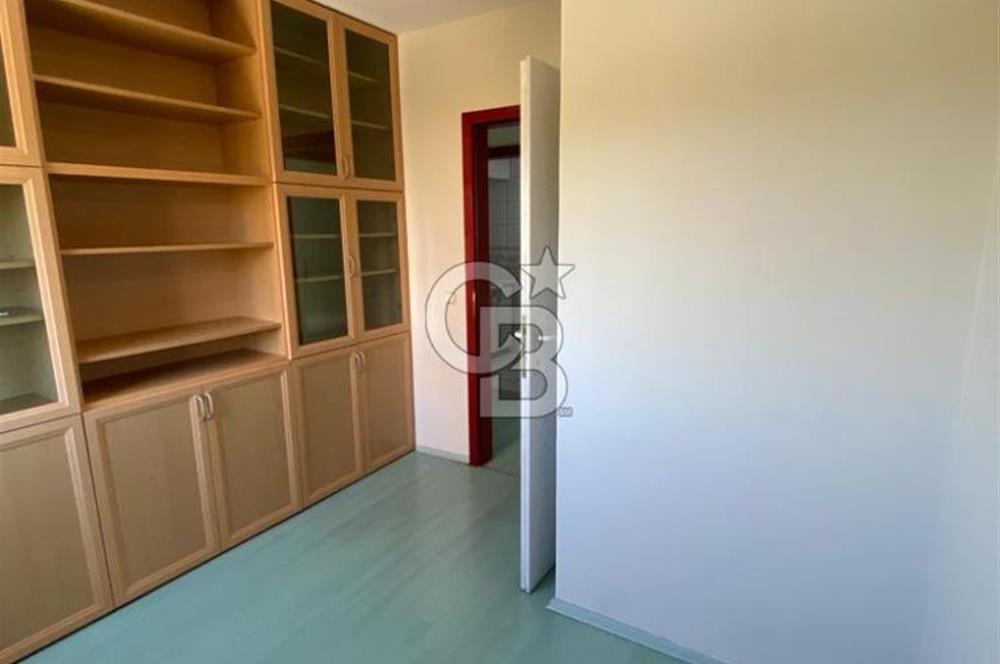 ÜMİTKÖY MERKEZ'DE DEFNE SİTESİN'DE KİRALIK 3+1 DAİRE