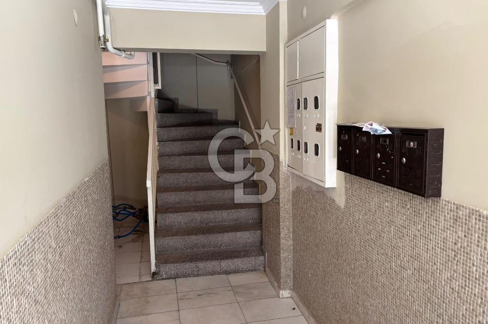 İzmir Karşıyaka Yalı Mahallesi Arakat 3+1 Satılık Daire