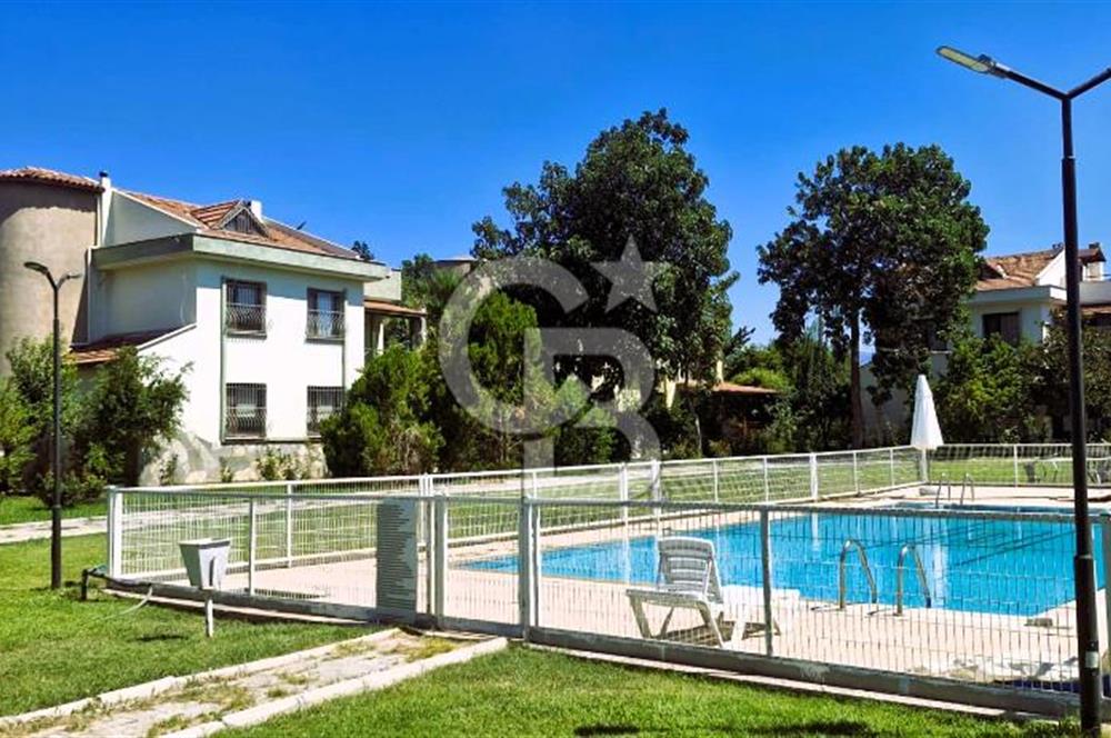 Manisa Akhisar Doktorlar Sitesi’nde Havuzlu ve Geniş Villa!