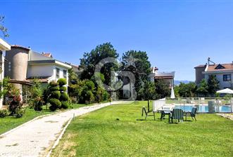Manisa Akhisar Doktorlar Sitesi’nde Havuzlu ve Geniş Villa!