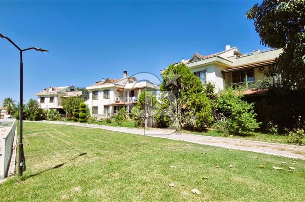 Manisa Akhisar Doktorlar Sitesi’nde Havuzlu ve Geniş Villa!