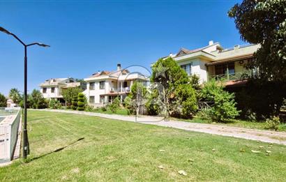 Manisa Akhisar Doktorlar Sitesi’nde Havuzlu ve Geniş Villa!