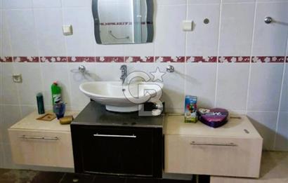 Manisa Akhisar Doktorlar Sitesi’nde Havuzlu ve Geniş Villa!