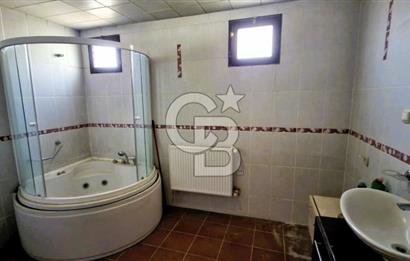 Manisa Akhisar Doktorlar Sitesi’nde Havuzlu ve Geniş Villa!