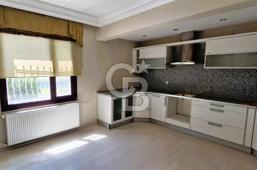 Manisa Akhisar Doktorlar Sitesi’nde Havuzlu ve Geniş Villa!