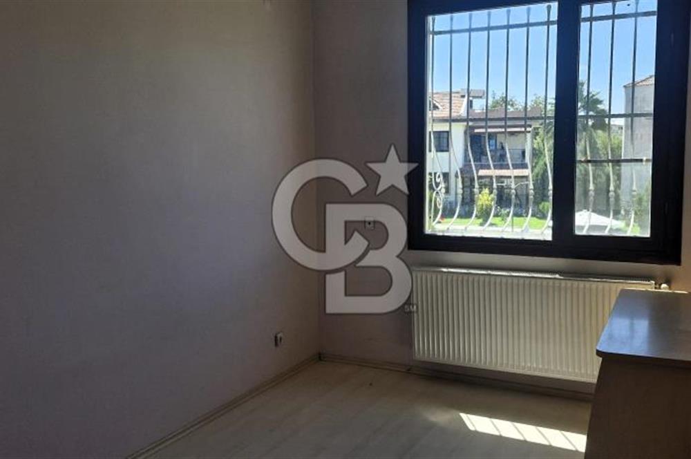 Manisa Akhisar Doktorlar Sitesi’nde Havuzlu ve Geniş Villa!