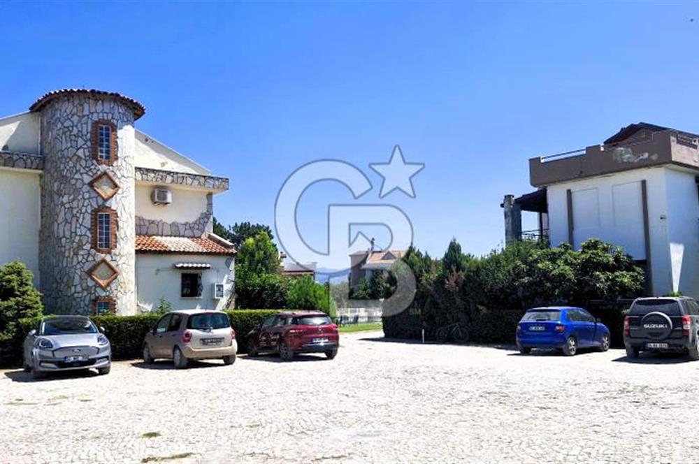 Manisa Akhisar Doktorlar Sitesi’nde Havuzlu ve Geniş Villa!