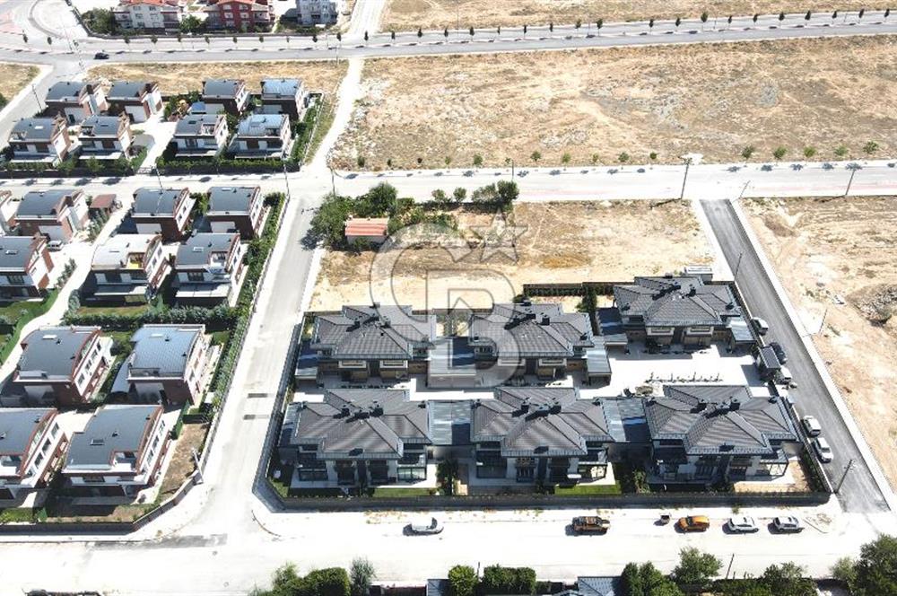 Stadyuma Yürüme Mesafesinde, Yeni Nesil Lüks Villa! LUXURY HOME