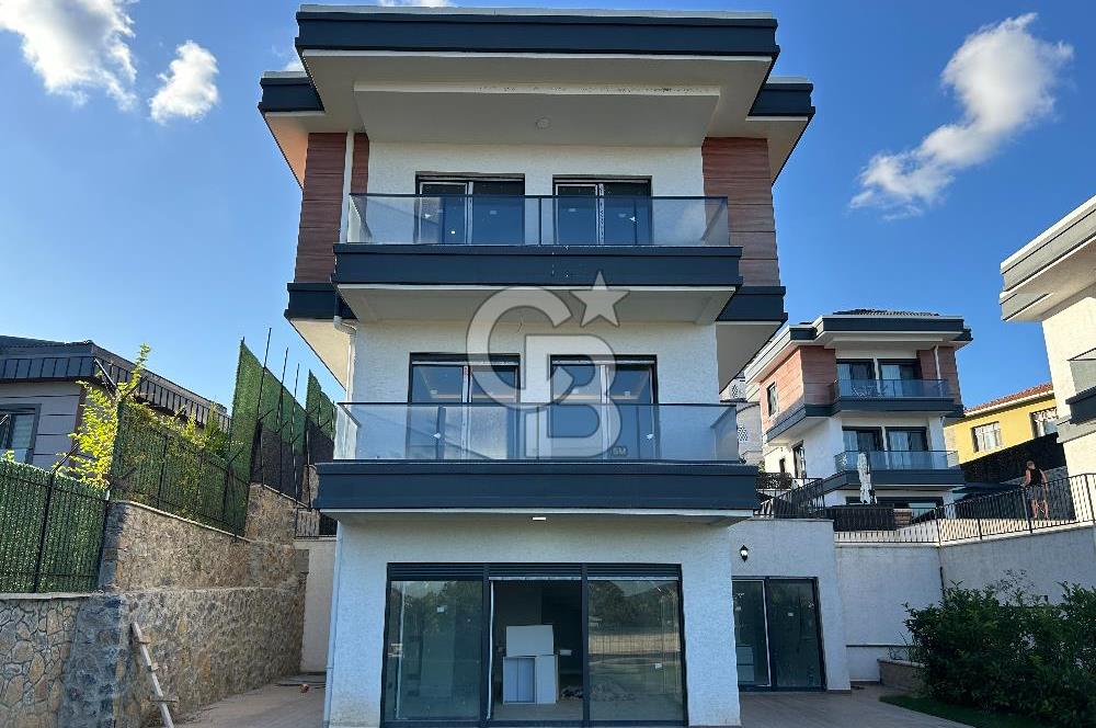 REŞADİYE'DE SİTE İÇİ MÜSTAKİL HAVUZLU 5+1 SATILIK SIFIR VİLLA