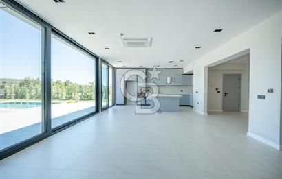 URLA KUŞÇULAR SATILIK MÜSTAKİL HAVUZLU 4+1 LÜKS VİLLA