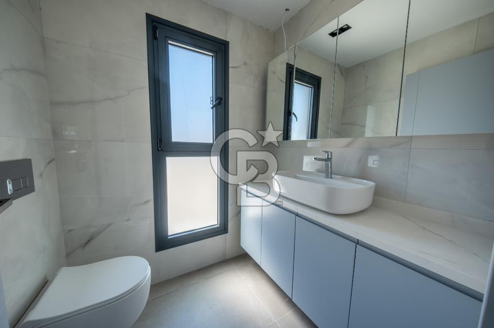 URLA KUŞÇULAR SATILIK MÜSTAKİL HAVUZLU 4+1 LÜKS VİLLA