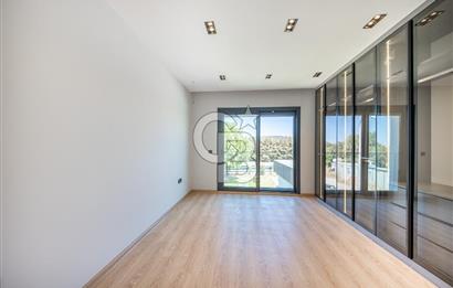 URLA KUŞÇULAR SATILIK MÜSTAKİL HAVUZLU 4+1 LÜKS VİLLA