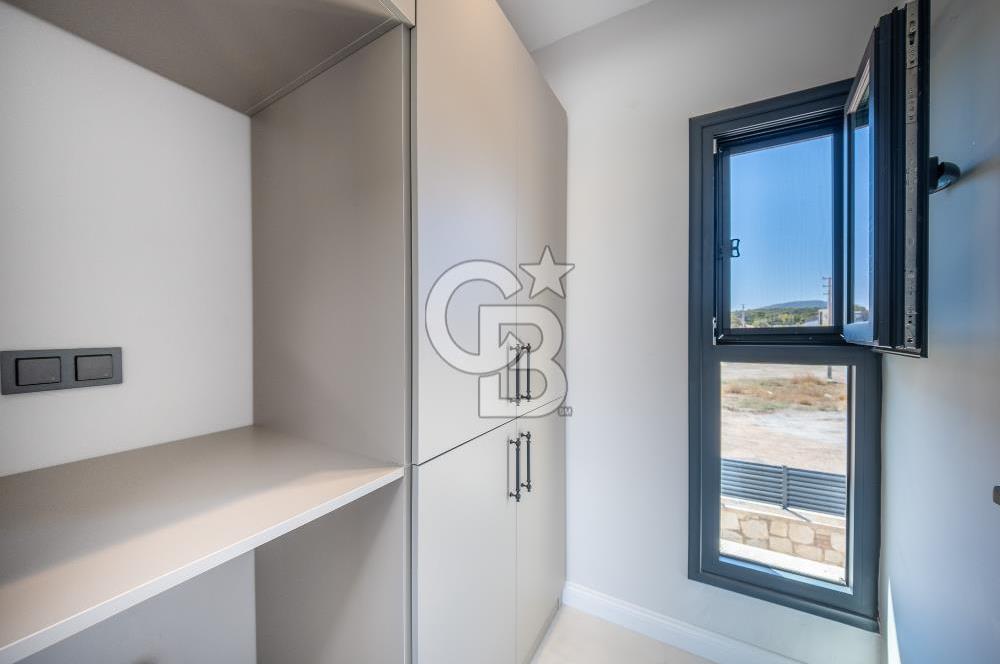 URLA KUŞÇULAR SATILIK MÜSTAKİL HAVUZLU 4+1 LÜKS VİLLA