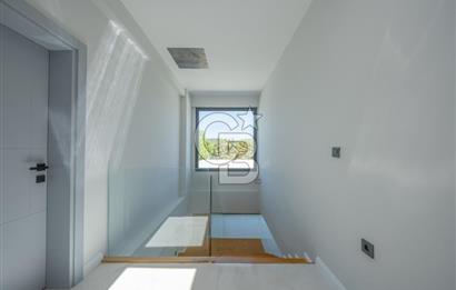 URLA KUŞÇULAR SATILIK MÜSTAKİL HAVUZLU 4+1 LÜKS VİLLA