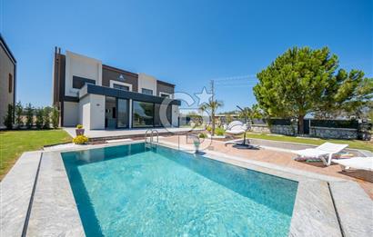 URLA KUŞÇULAR SATILIK MÜSTAKİL HAVUZLU 4+1 LÜKS VİLLA