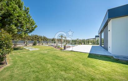 URLA KUŞÇULAR SATILIK MÜSTAKİL HAVUZLU 4+1 LÜKS VİLLA