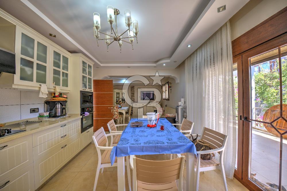 Menderes Cumaovası Mahallesinde 6+2 Müstakil Triblex Villa