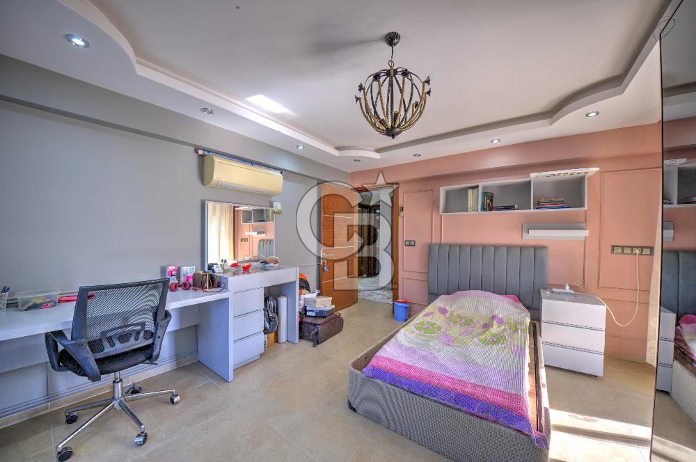 Menderes Cumaovası Mahallesinde 6+2 Müstakil Triblex Villa