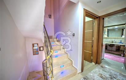 Menderes Cumaovası Mahallesinde 6+2 Müstakil Triblex Villa