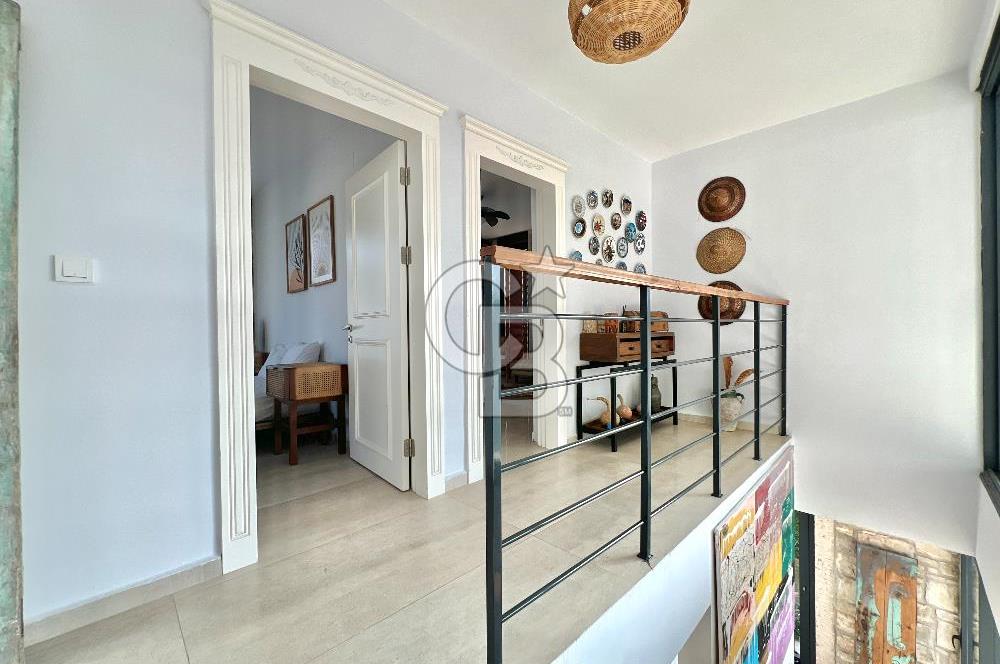 URLA KUŞÇULAR SATILIK 5+2 ÖZEL TASARIM HAVUZLU MÜSTAKİL VİLLA