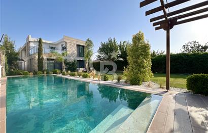 URLA KUŞÇULAR SATILIK 5+2 ÖZEL TASARIM HAVUZLU MÜSTAKİL VİLLA