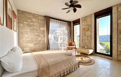 URLA KUŞÇULAR SATILIK 5+2 ÖZEL TASARIM HAVUZLU MÜSTAKİL VİLLA