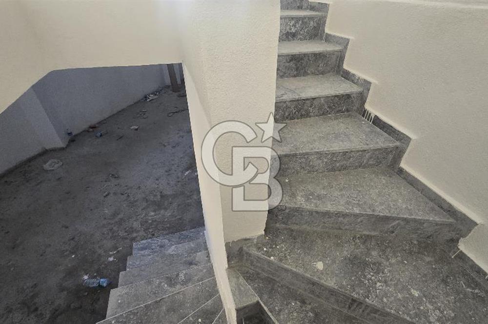 MERKEZİ KONUMLU BAHÇELİ 422 M2 SATILIK DÜKKAN