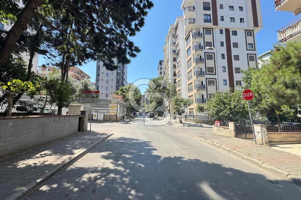 KADIKÖY MERDİVENKÖY MAHALLESİ SATILIK DÜKKAN