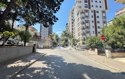 KADIKÖY MERDİVENKÖY MAHALLESİ SATILIK DÜKKAN