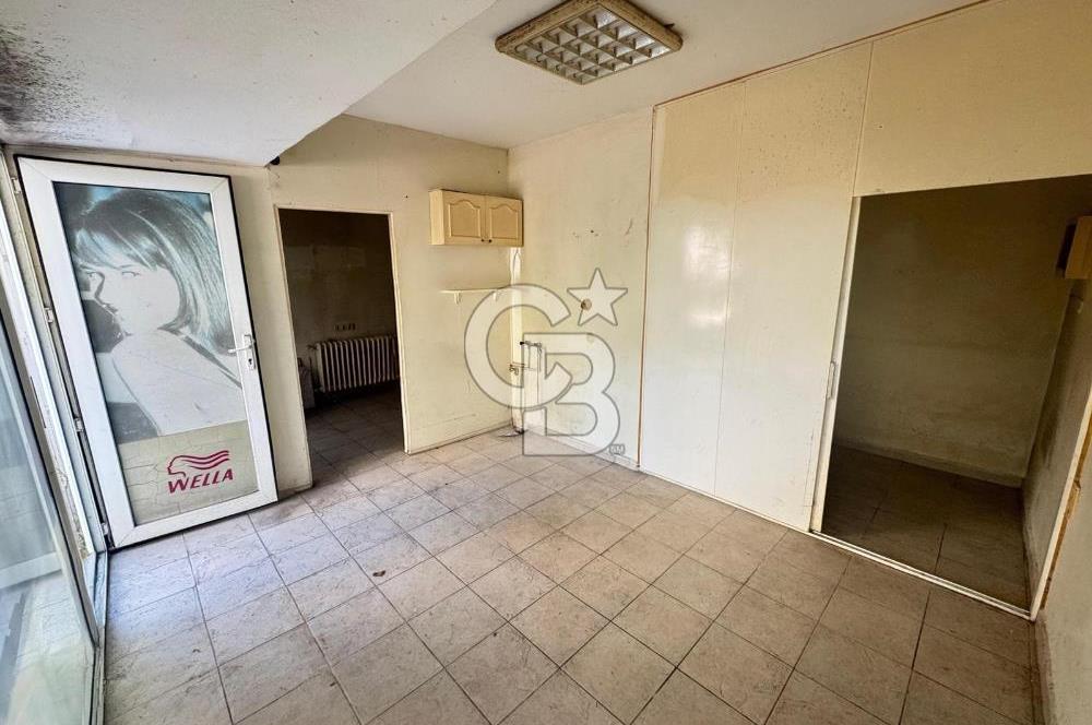 KADIKÖY MERDİVENKÖY MAHALLESİ SATILIK DÜKKAN