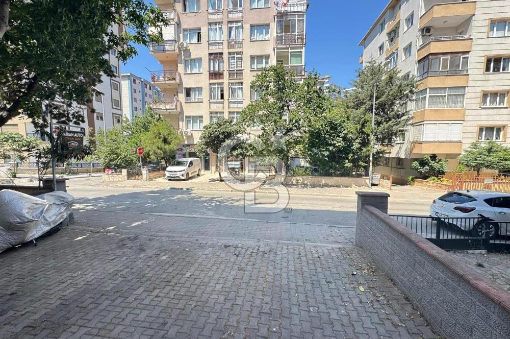 KADIKÖY MERDİVENKÖY MAHALLESİ SATILIK DÜKKAN