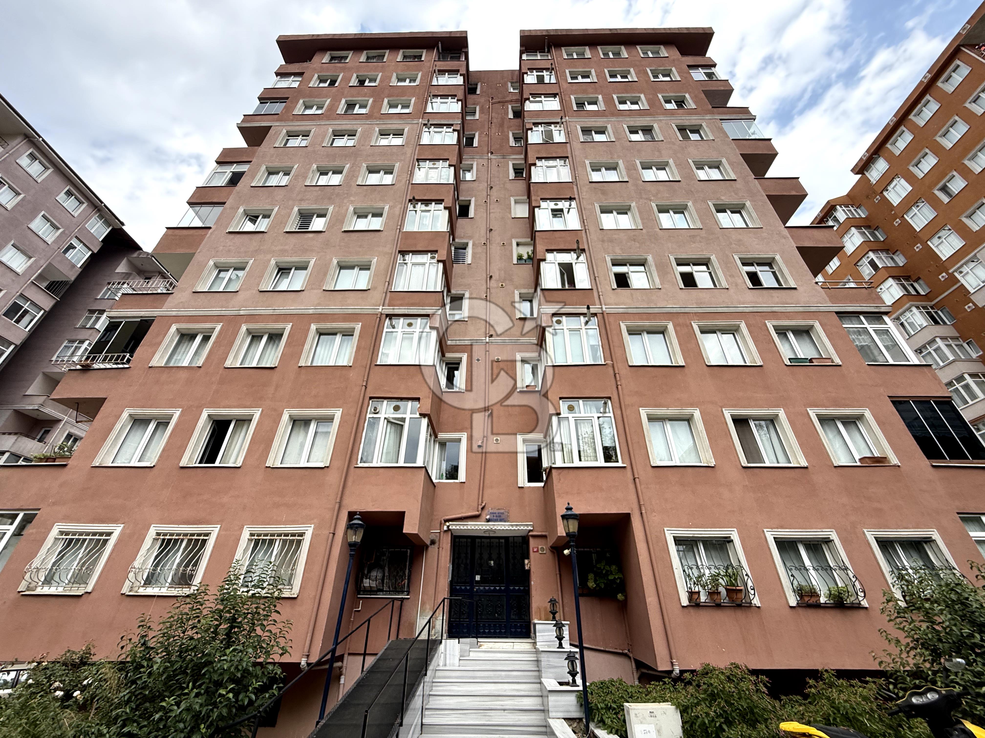 Ümraniye Mehmet Akif Mahallesi nde Satılık 3+1 Daire