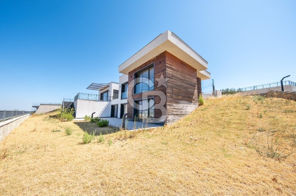 SEVİLLA URLA KEKLİKTEPEDE PANORAMİK DENİZ MANZARALI LÜKS VİLLA