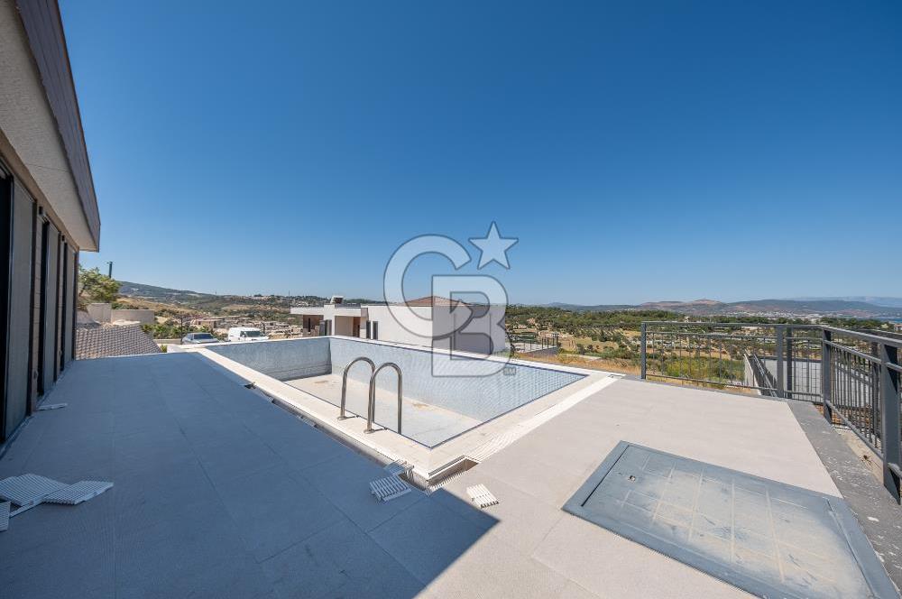 SEVİLLA URLA KEKLİKTEPEDE PANORAMİK DENİZ MANZARALI LÜKS VİLLA