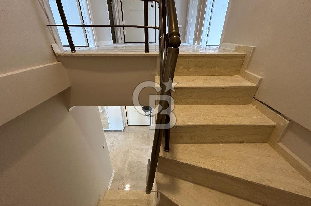 ÇAMLICA ADEN KONAKLARI SİTESİ SATILIK 4+1 ÇATI DUBLEX DAİRE