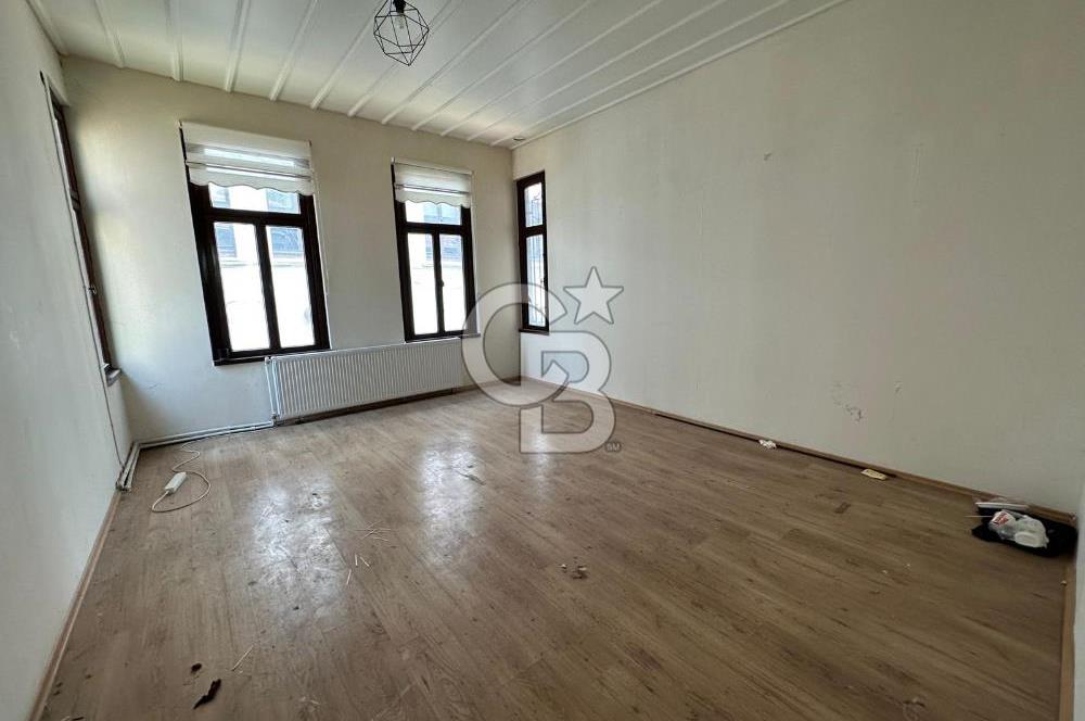 HEYKELDE SATILIK 3 KATLI 300 m2 TARİHİ BİNA