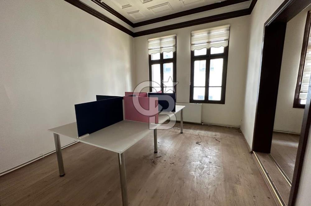 HEYKELDE SATILIK 3 KATLI 300 m2 TARİHİ BİNA