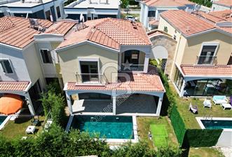 Kuşadası Karaovada Özel Havuzlu Villa