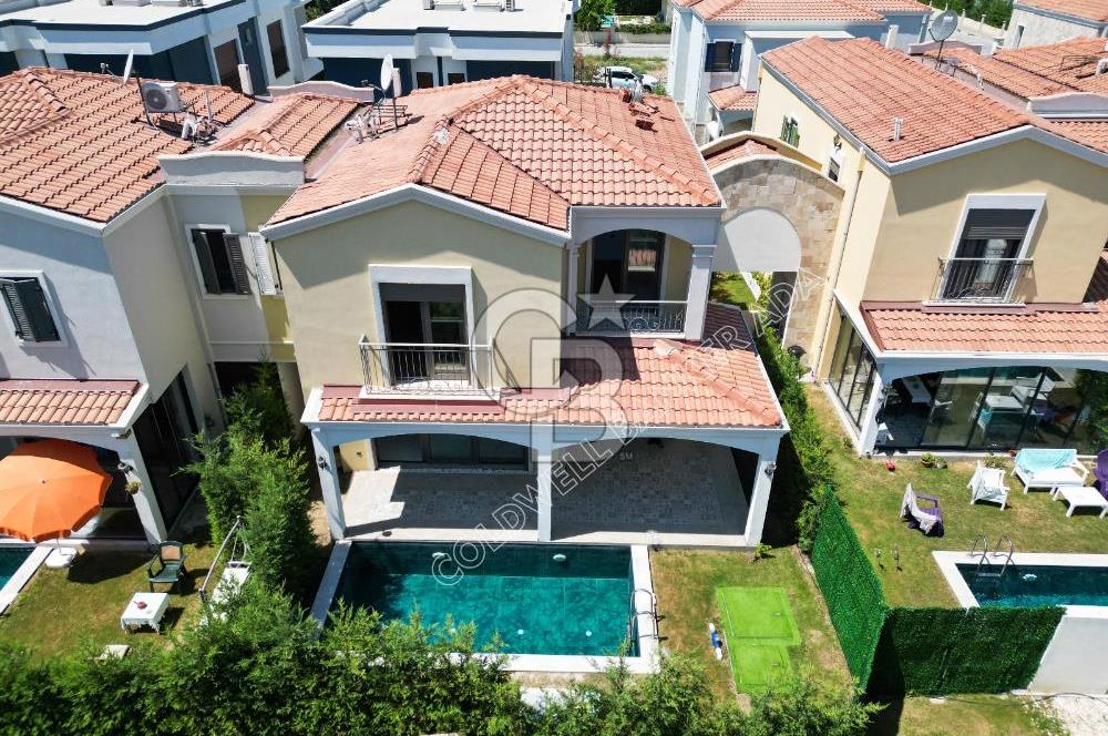 Kuşadası Karaovada Özel Havuzlu Villa