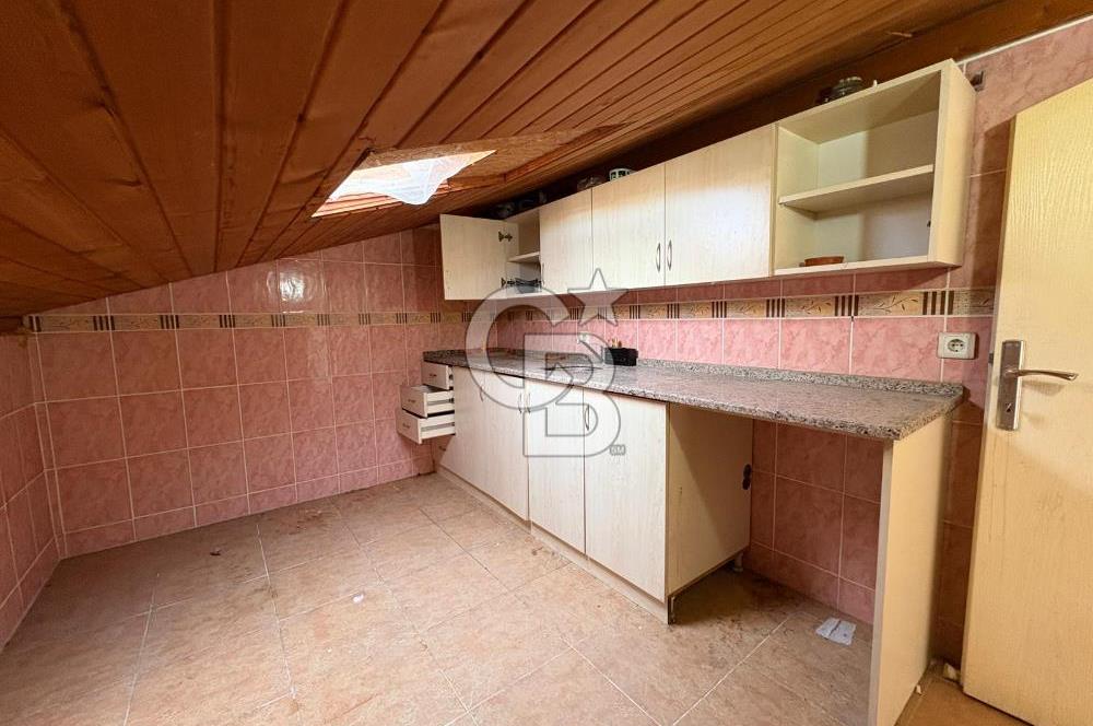 URLA MERKEZDE KİRALIK ÇATI KATI 1+1 DAİRE