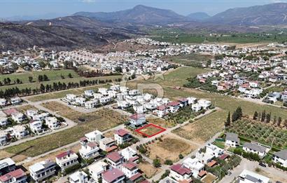 İZMİR SEFERİHİSAR DOĞANBEY'DE SATILIK VİLLA İMARLI ARSA