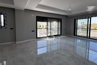 URLA BADEMLER'DE DOĞA EVLERİ HEKİMKÖY SİTESİNDE SATILIK VİLLA