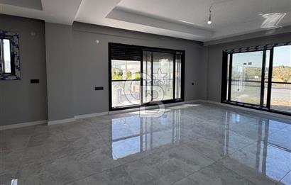 URLA BADEMLER'DE DOĞA EVLERİ HEKİMKÖY SİTESİNDE SATILIK VİLLA