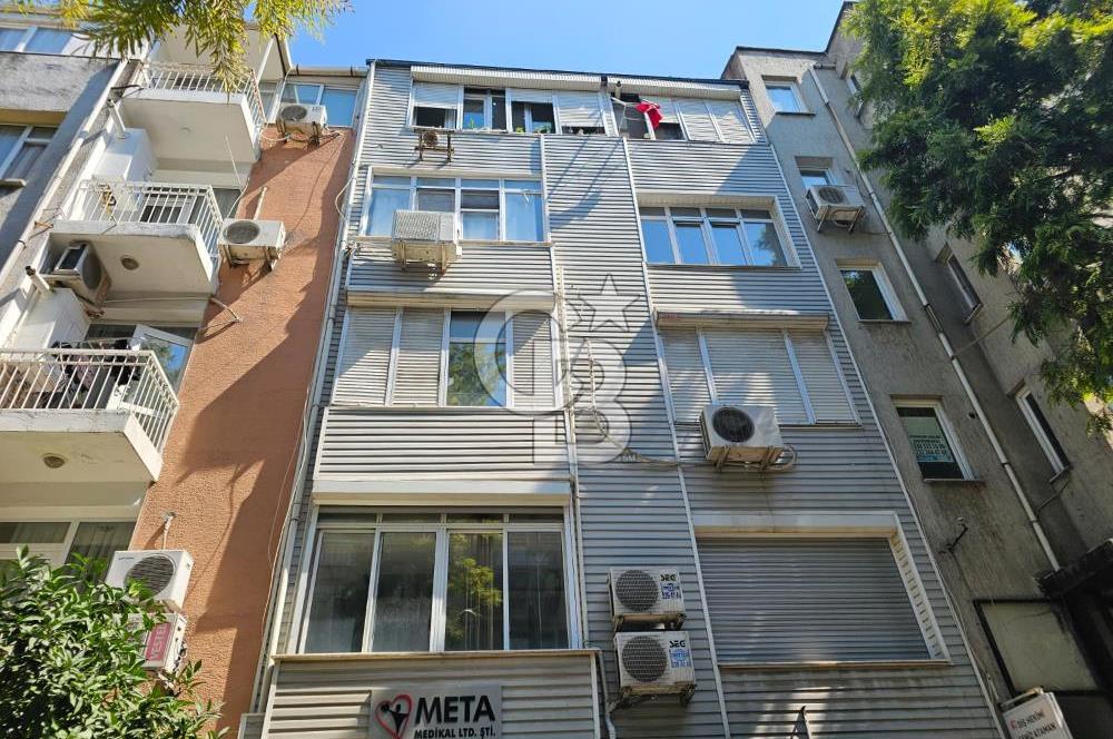 ALSANCAK’IN KALBİNDE, SEVİNÇ PASTANESİ’NE 1 DAKİKA MESAFEDE 2+1 ÇATI KATI DAİRE